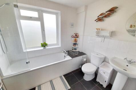 Bathroom new.jpg