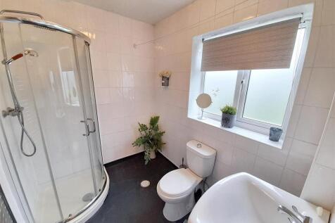 Annexe shower room