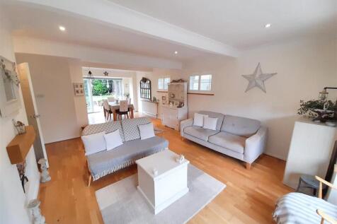 Living room new.jpg