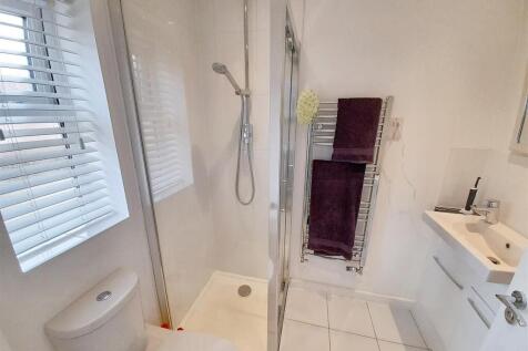 Ensuite shower room