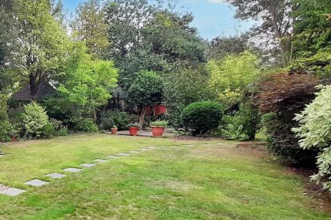 Rear garden 10 new a.jpg