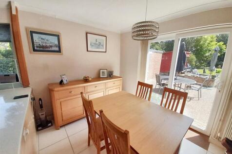 Dining area new.jpg