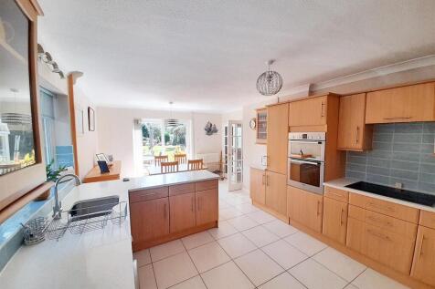 Kitchen breakfast room 3 new.jpg