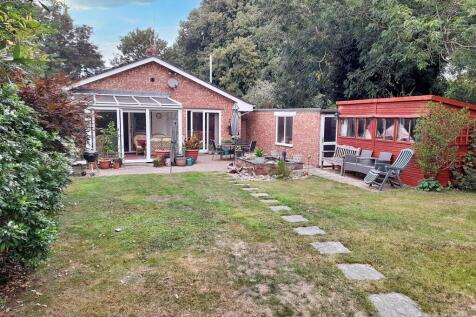 Rear garden 6 new.jpg