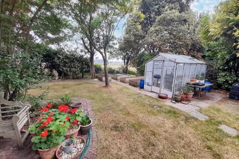 Rear garden 8 new.jpg