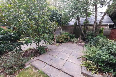 Rear garden 1.jpg