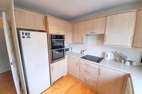 Kitchen 1 new.jpg