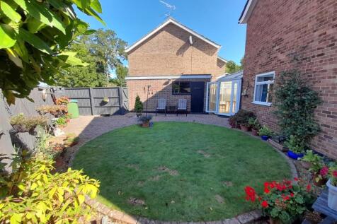Rear garden 4.jpg