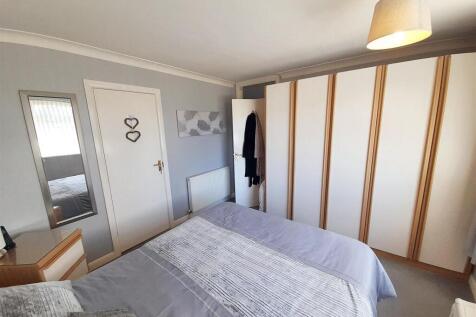 Bedroom 1 new.jpg