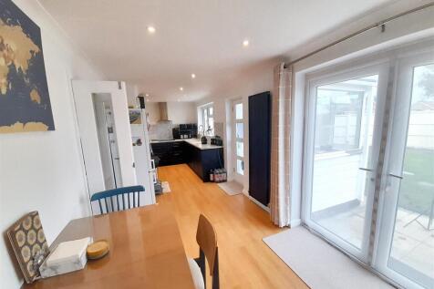 DIning area new.jpg