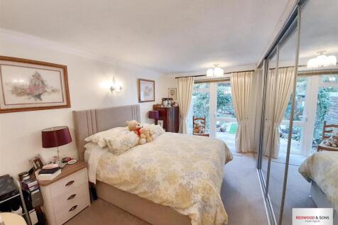 Bedroom 1a new.jpg