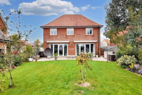 Rear garden 1 new.jpg