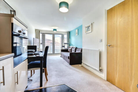 Lounge/Kitchen