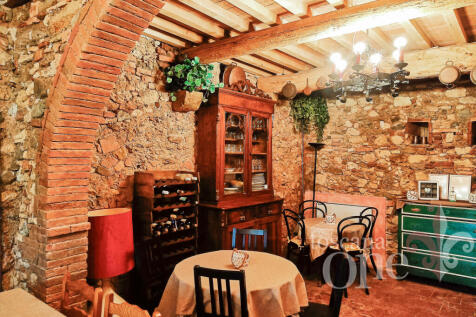 TAVERNA 4-1.jpg