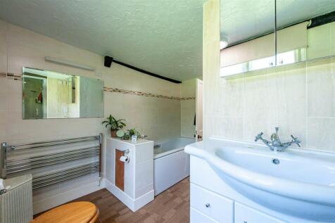 Bathroom.jpg
