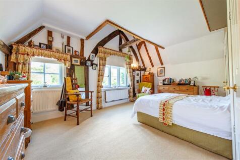 Bedroom 1.jpg