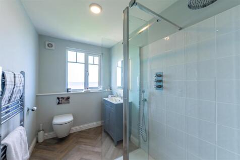 Shower Room.jpg