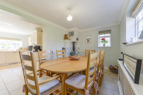 Tatt Cottage4.jpg