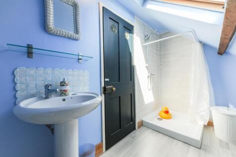 Top Floor Bathroom.jpg