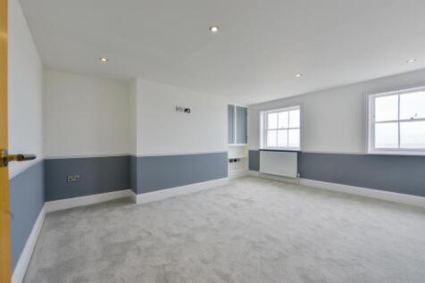 Flat 1, 12 Marine Gardens5.jpg