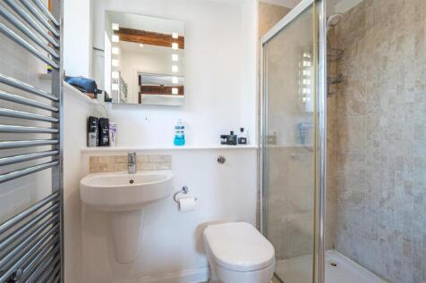 Ensuite 3.jpg