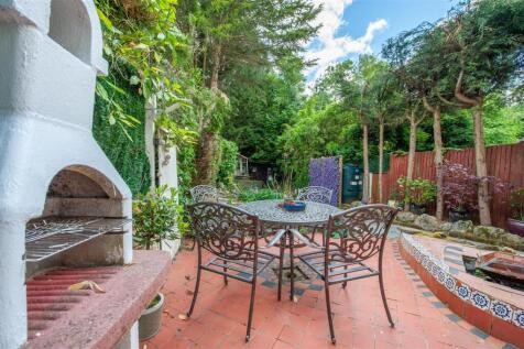 Al-fresco dining.jpg
