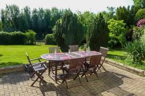 Garden Patio.jpg