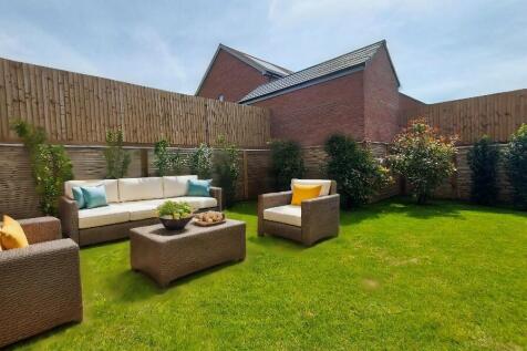 Garden - staged