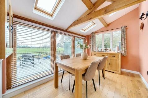 Dining room/sun room