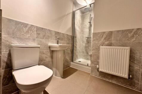 1st Floor Bathroom