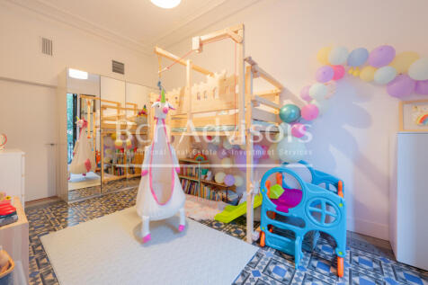Impresionante-piso-modernista-reformado-en-finc...