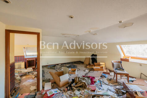 Casa-a-reformar-en-Pedralbes-con-maravillosas-v...