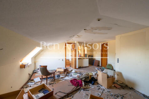 Casa-a-reformar-en-Pedralbes-con-maravillosas-v...
