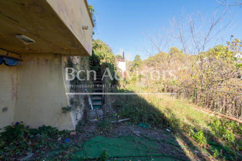 Casa-a-reformar-en-Pedralbes-con-maravillosas-v...