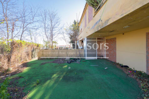Casa-a-reformar-en-Pedralbes-con-maravillosas-v...
