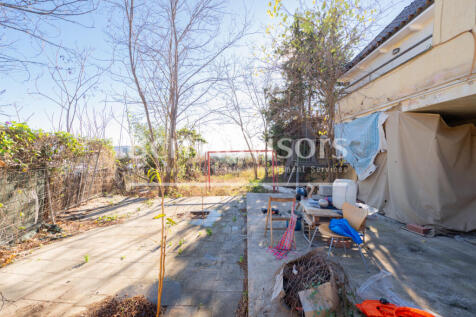 Casa-a-reformar-en-Pedralbes-con-maravillosas-v...