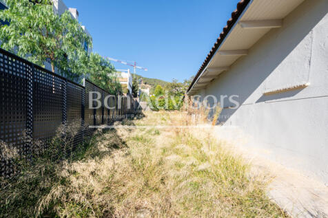 Casa-a-reformar-en-Pedralbes-con-maravillosas-v...