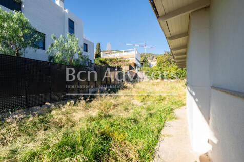 Casa-a-reformar-en-Pedralbes-con-maravillosas-v...