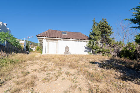 Casa-a-reformar-en-Pedralbes-con-maravillosas-v...