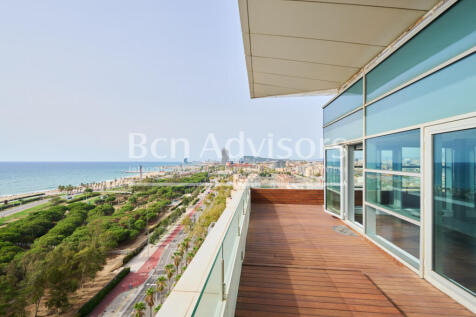 extraordinario-atico-con-terraza-y-vistas-al-ma...