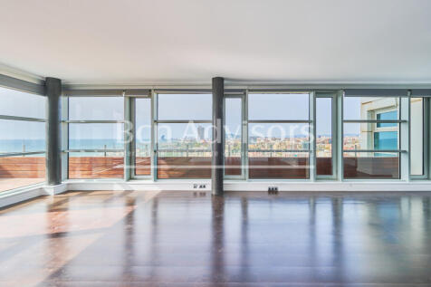 extraordinario-atico-con-terraza-y-vistas-al-ma...