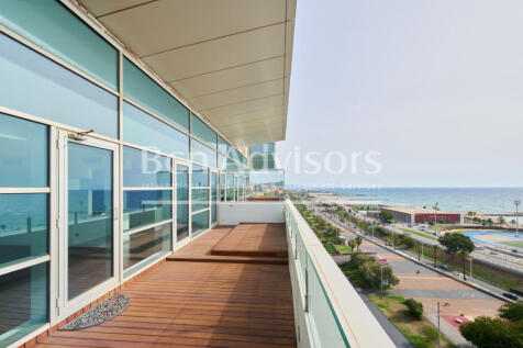 extraordinario-atico-con-terraza-y-vistas-al-ma...