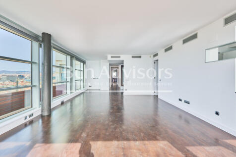 extraordinario-atico-con-terraza-y-vistas-al-ma...