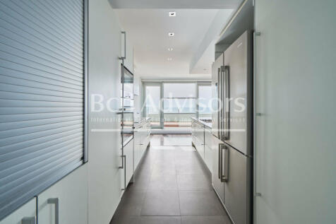 extraordinario-atico-con-terraza-y-vistas-al-ma...