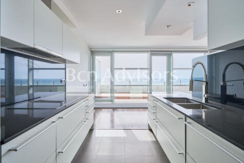 extraordinario-atico-con-terraza-y-vistas-al-ma...