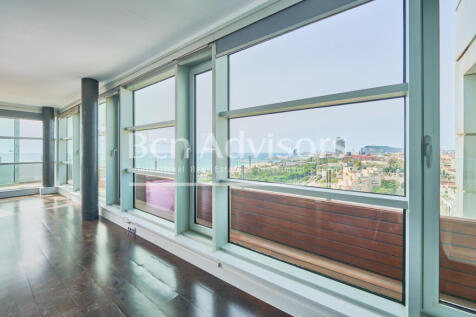 extraordinario-atico-con-terraza-y-vistas-al-ma...