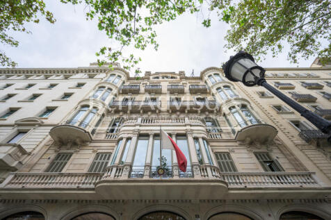 Exclusivo-y-acogedor-piso-en-el-Paseo-de-Gracia...