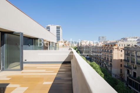 Maravilloso-atico-con-terraza-y-vistas-a-Rambla...