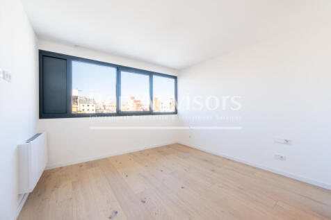 Maravilloso-atico-con-terraza-y-vistas-a-Rambla...