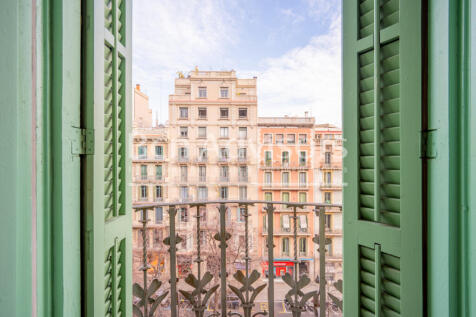 Exclusive-renovated-property-in-a-Modernist-bui...
